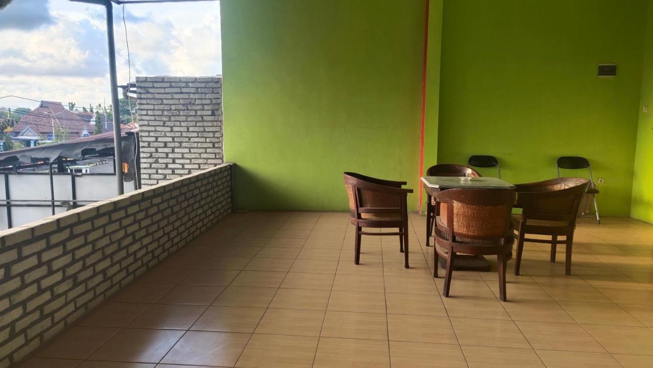 Hotel Vaccinated Staff - OYO 90157 Griya Andon Syariah Cirebon Exterior foto
