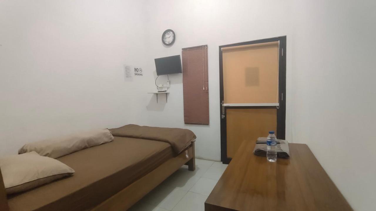 Hotel Vaccinated Staff - OYO 90157 Griya Andon Syariah Cirebon Exterior foto